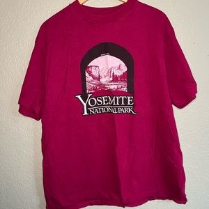 Hanes graphic T-shirt Size XL Yosemite national park